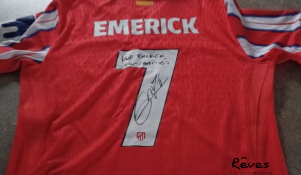 Emerick a eu une vidéo de Griezmann et un maillot dédicacé