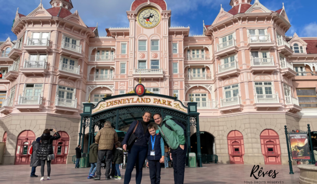 Sacha a séjourné au parc Disneyland Paris
