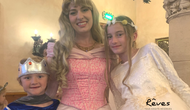 Elsa a séjourné au parc Disneyland Paris