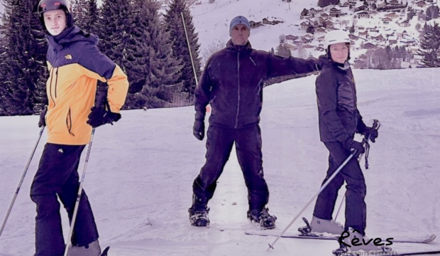 Elia  a profité d'un séjour à la neige en famille