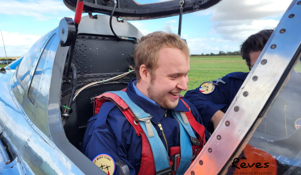 Léo  a fait un vol en avion de chasse