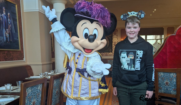 Ethan  a séjourné au parc Disneyland Paris