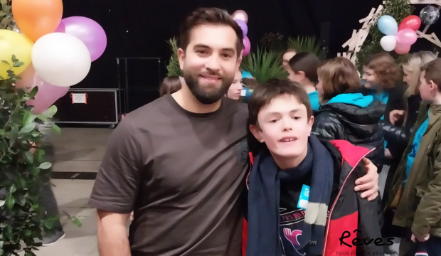 Ethan a assisté au concert et a rencontré les Enfoirés