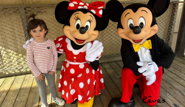 Lana a séjourné au parc Disneyland Paris