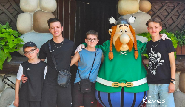 Loan a fait un séjour au Parc Astérix