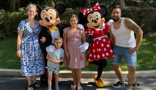 Izan a séjourné au parc Disneyland Paris