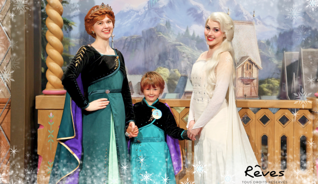 Kira a séjourné au parc Disneyland Paris
