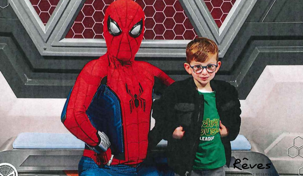 Isaac a séjourné au parc Disneyland Paris