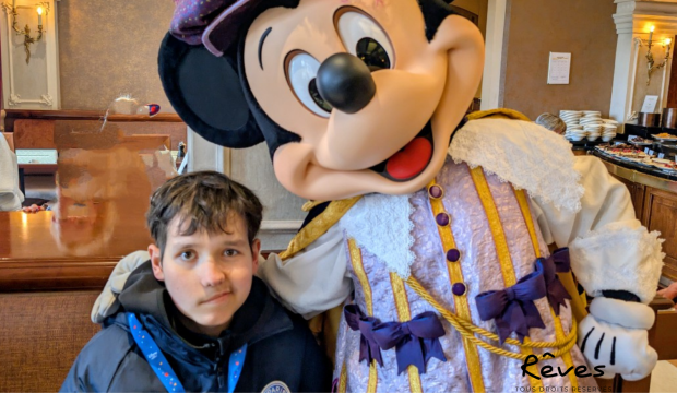 Hugo  a séjourné au parc Disneyland Paris