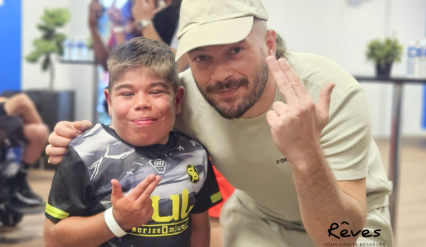 Léo a assisté à un concert et rencontré JUL