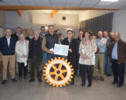 Mardi 14 février le Club Service du Rotary a remis à l'association Rêves un chèque afin de soutenir son action