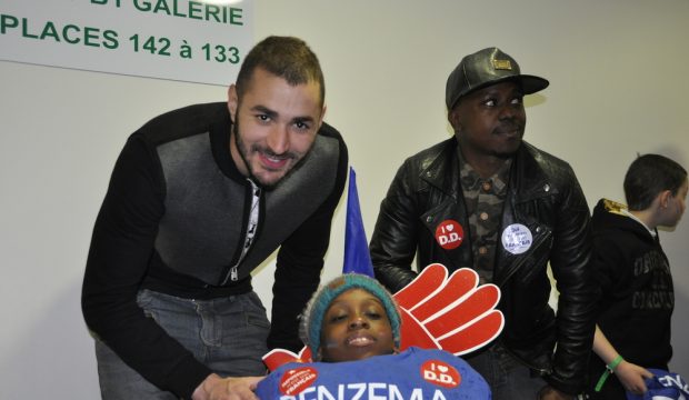 Saifi a rencontré l'équipe de France de foot et assisté au match France Danemark