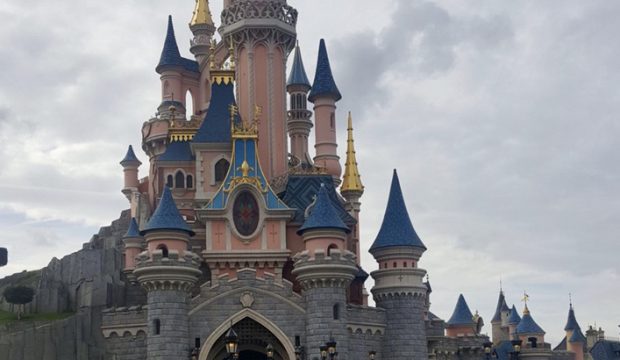 Alizée a séjourné au parc Disneyland Paris