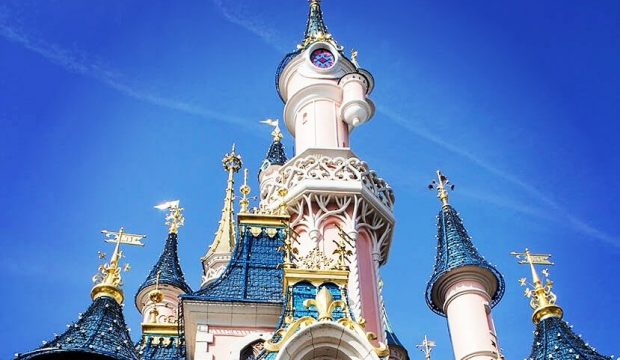 Louane a séjourné au Parc Disneyland Paris