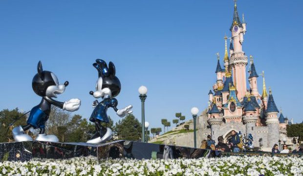 Hitomi a découvert les attractions du Parc Disneyland Paris