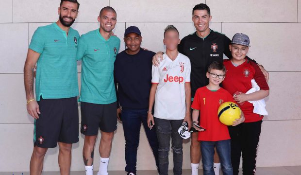 José Miguel Jose Miguel a rencontré Cristiano Ronaldo et a assisté à un match