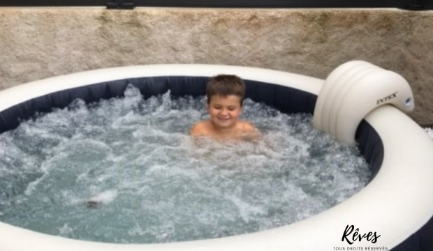 Ilyèss  a eu un jacuzzi