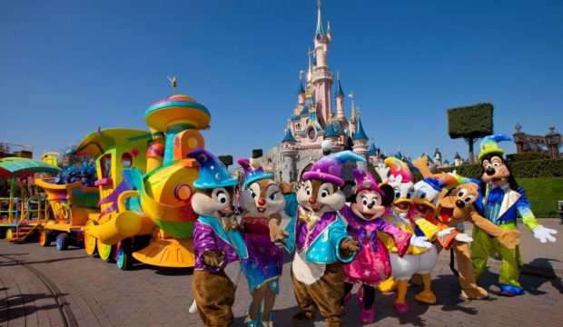Meriem a passé une journée à Disneyland Paris et vu la Grande Parade