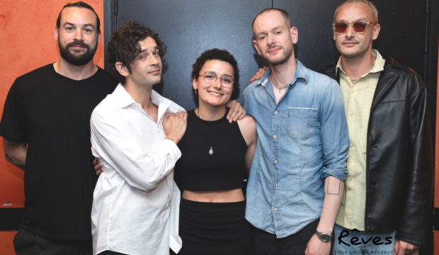 Mélanie a rencontré le groupe The 1975